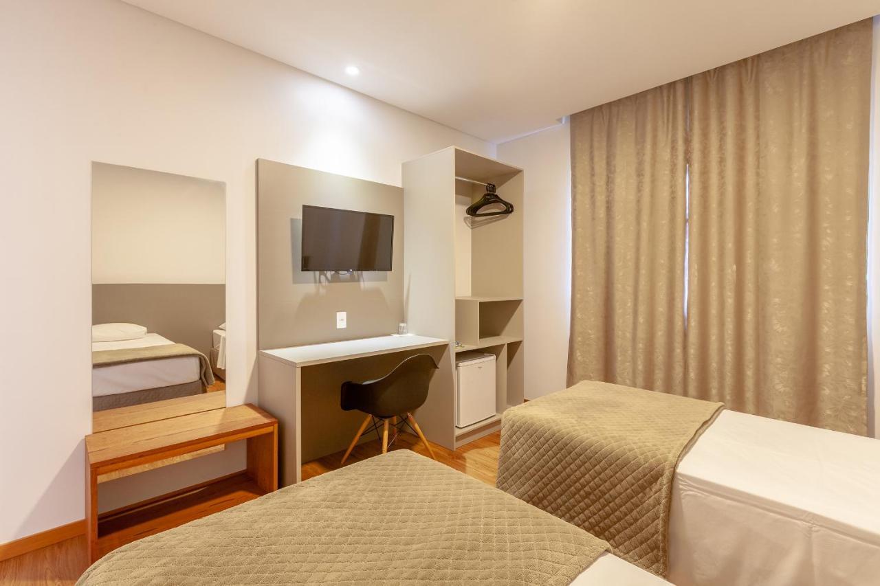 Tri Hotel Sao Joao Batista Bagian luar foto