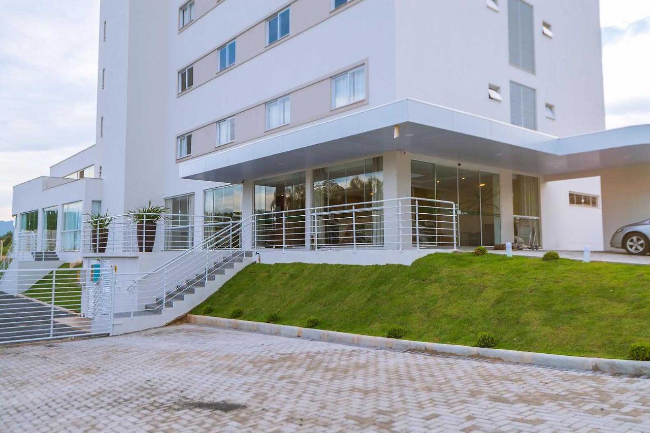 Tri Hotel Sao Joao Batista Bagian luar foto
